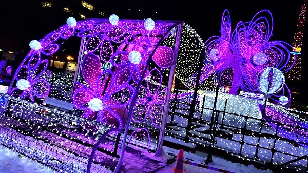 大通3丁目会場 花咲く「ブルーミング・ファウンテン」