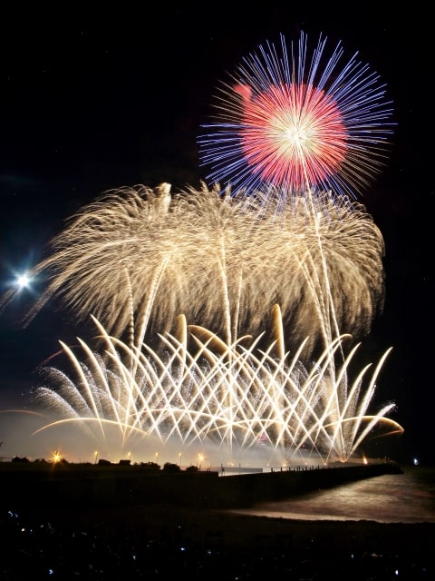 豊平川花火大会19 ６つの穴場を近距離順に紹介 花火の準備も解説