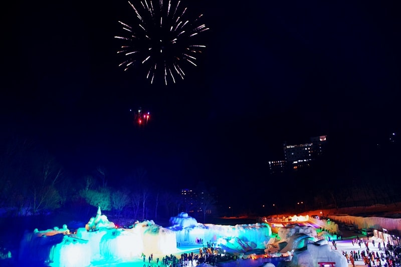 氷瀑祭りの花火